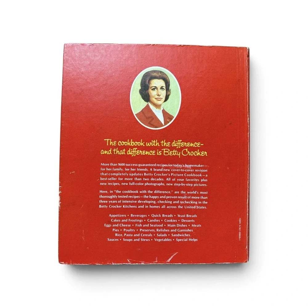 Vintage Betty Crocker's Cookbook Red 5 Ring Binder Hardcover Grannycore Golden